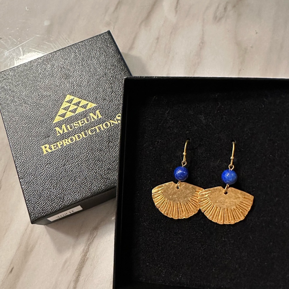 Smithsonian Institution Lapis lazuli Earrings
